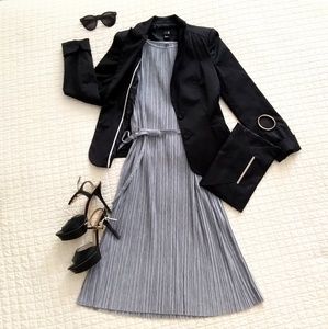 NWOT Uniqlo pintuck gray dress